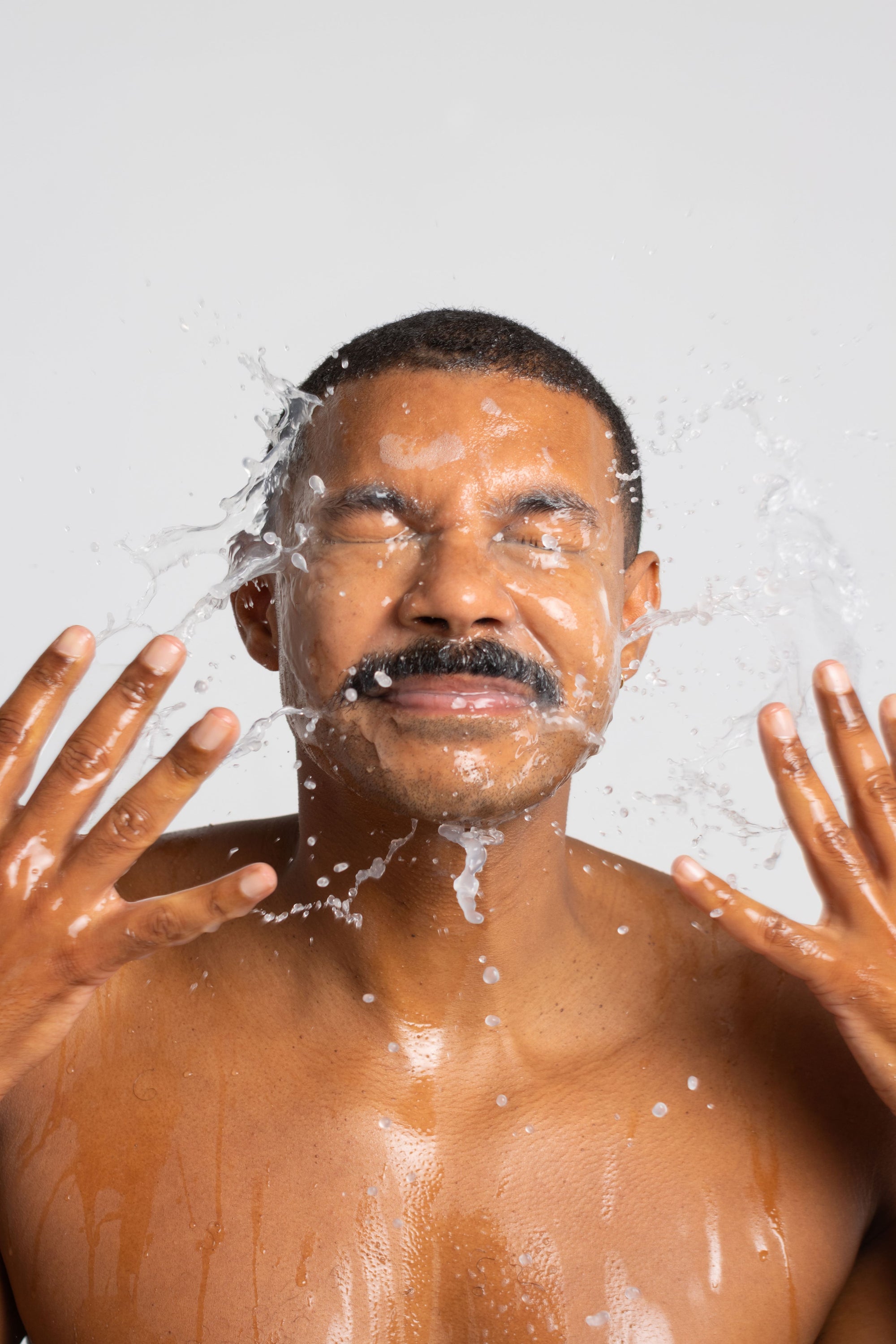 ACEITE LIMPIADOR DE CENTELLA · SKIN1004