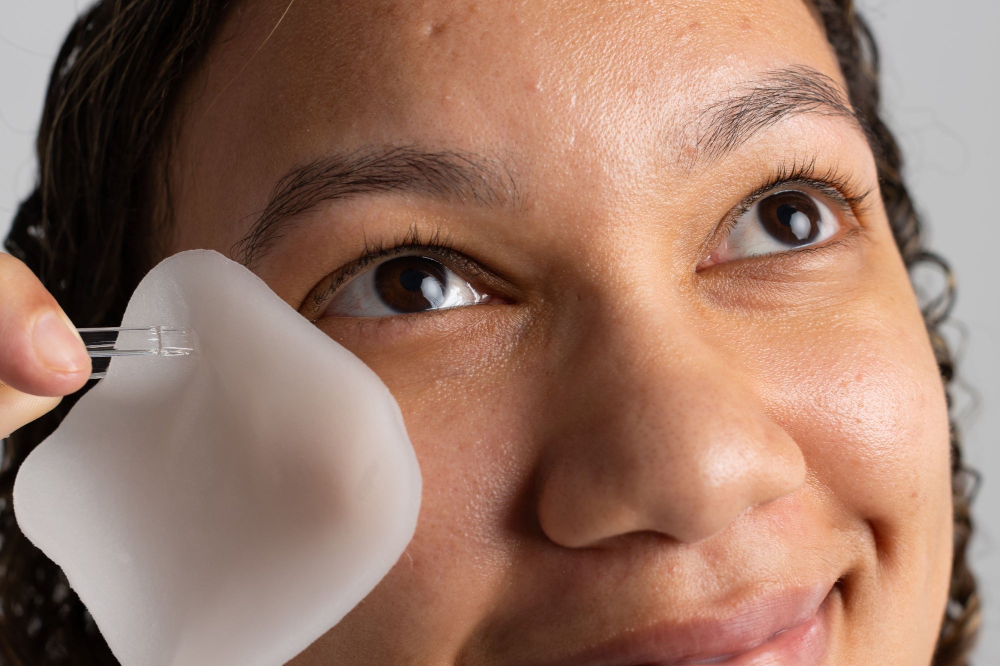 PADS EXFOLIANTES SUAVES PARA POROS · MEDICUBE