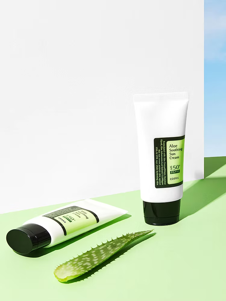CREMA SOLAR CALMANTE DE ALOE SPF50+ · COSRX